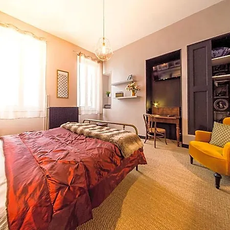 Le Retro Mirabeau Hotel